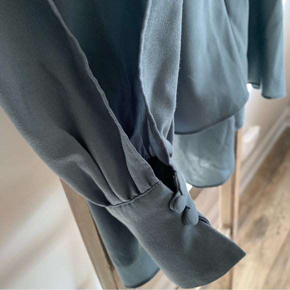 French Connection Tie Neck Crepe Blouse Size Medium - Picture 9 of 12